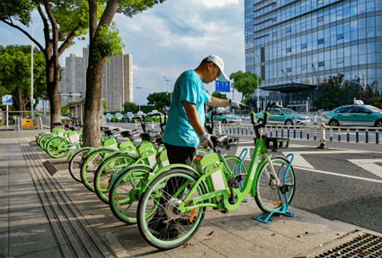 常州：精細(xì)化護(hù)行國(guó)慶 永安行“停有序、行安全”